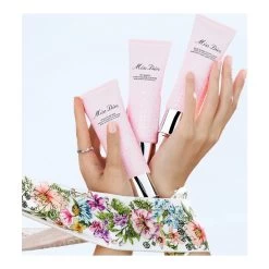 MISS DIOR-Lait Granité Pour La Douche à La Rose - Purifie & Hydrate-DIOR 8 MISS DIOR-Lait Granité Pour La Douche à La Rose - Purifie & Hydrate-DIOR -Dreamteam cosmétique. EL23 MISS DIOR LT GOMM75ML TBE 102568545 2