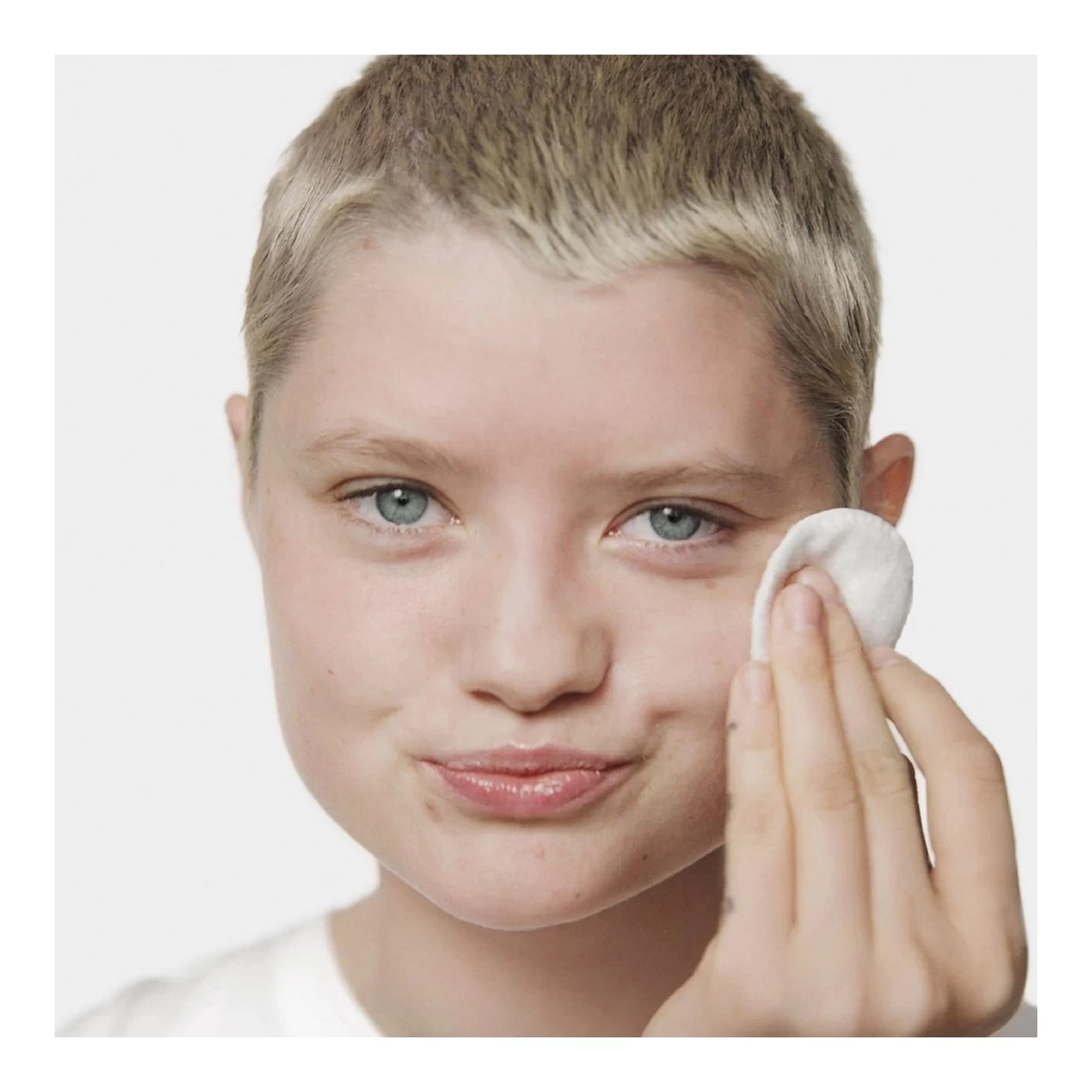 BASIC 3 TEMPS-Étape 2 - Lotion Exfoliante - Peaux Très Sèches à Sèches-Clinique 5 BASIC 3 TEMPS-Étape 2 - Lotion Exfoliante - Peaux Très Sèches à Sèches-Clinique – Image 3